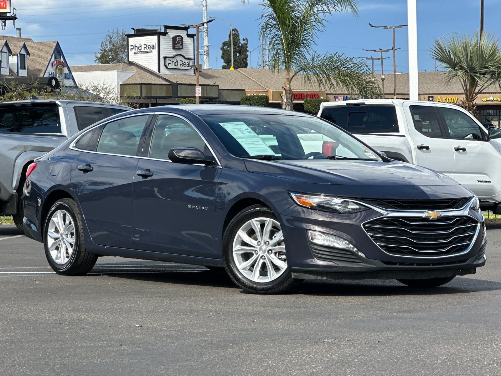 Used 2025 Chevrolet Malibu LT FWD image 8
