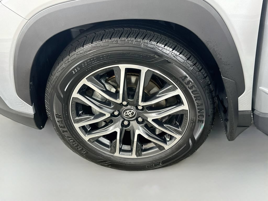 Certified 2026 Toyota Corolla Cross XLE w/ Convenience Package FWD image 32