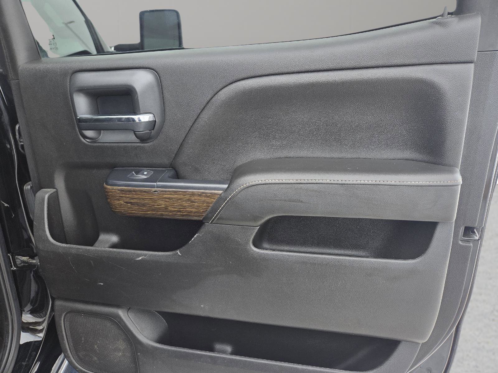 Used 2017 GMC Sierra 2500 Denali w/ Duramax Plus Package image 27