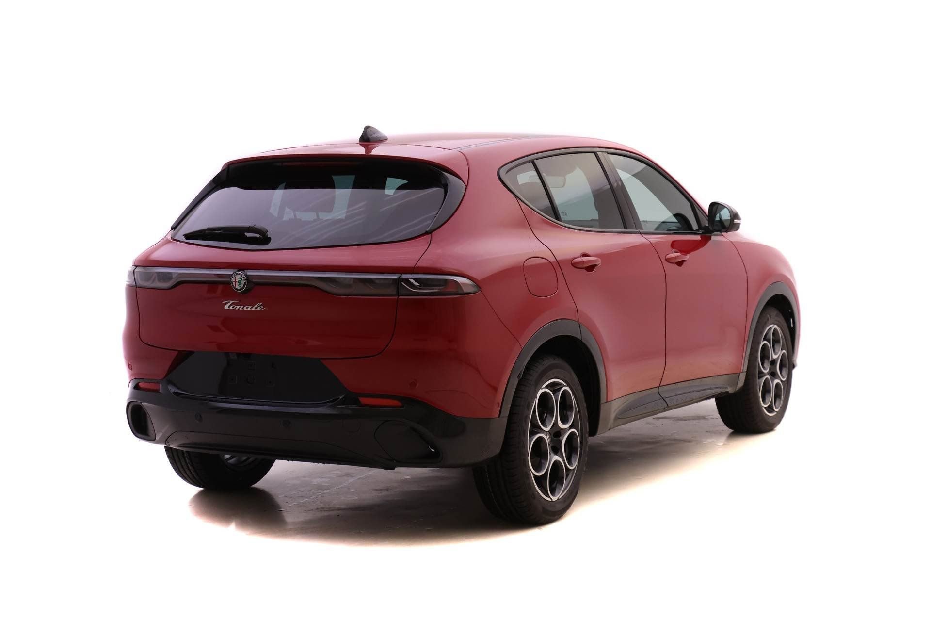 New 2025 Alfa Romeo Tonale w/ Premium Package image 4