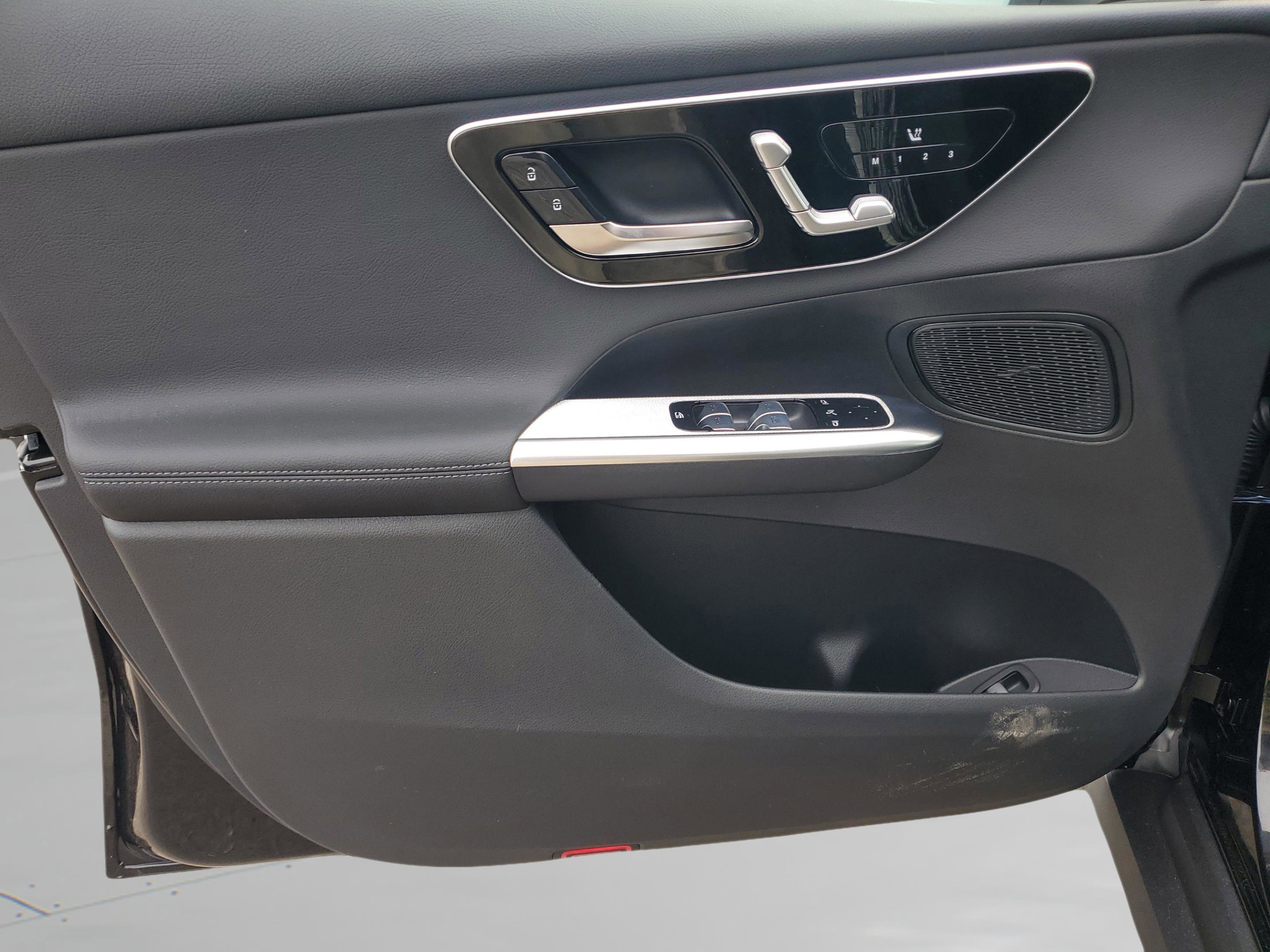 Certified 2026 Mercedes-Benz GLC 300 4MATIC image 32