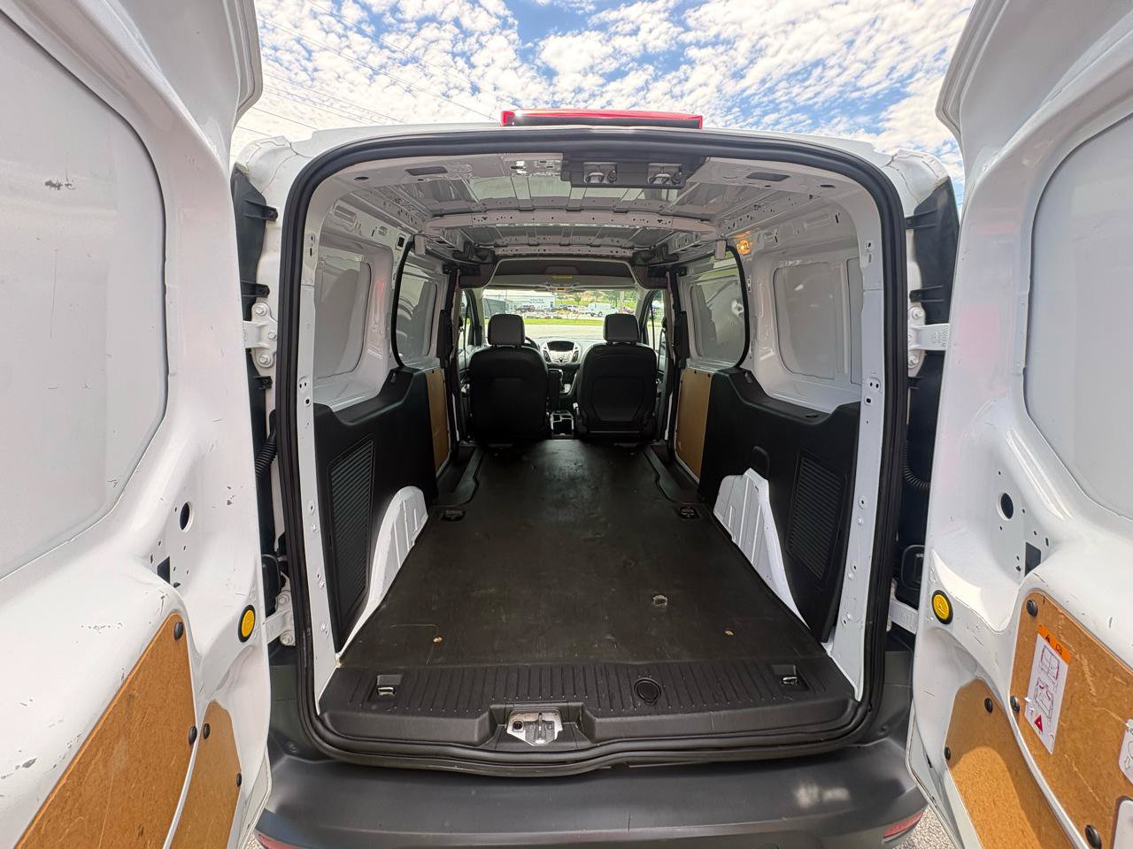 Used 2018 Ford Transit Connect XL FWD image 4