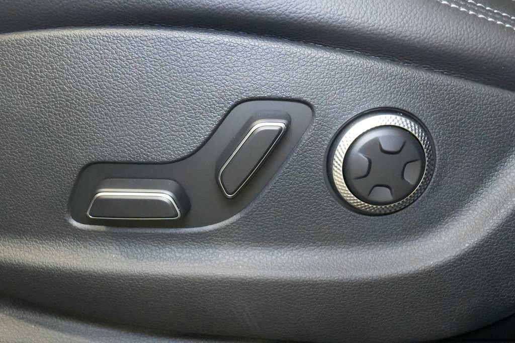 New 2026 Genesis GV70 2.5T Advanced image 18