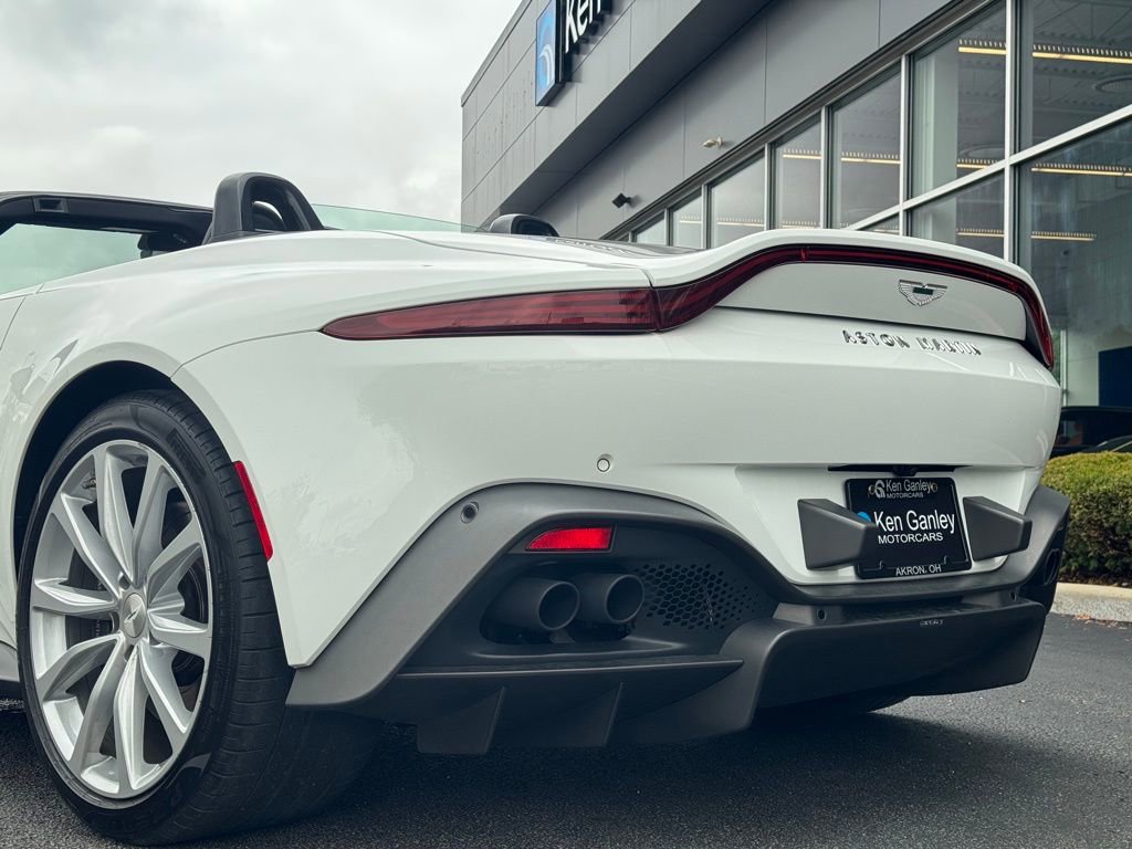 Used 2023 Aston Martin V8 Vantage Roadster image 22