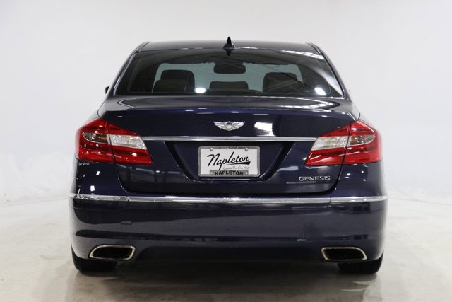 Used 2013 Hyundai Genesis 3.8 RWD image 7