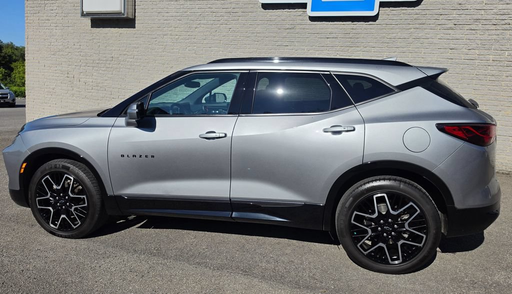 Used 2023 Chevrolet Blazer RS w/ Enhanced Convenience Package AWD/4WD image 4
