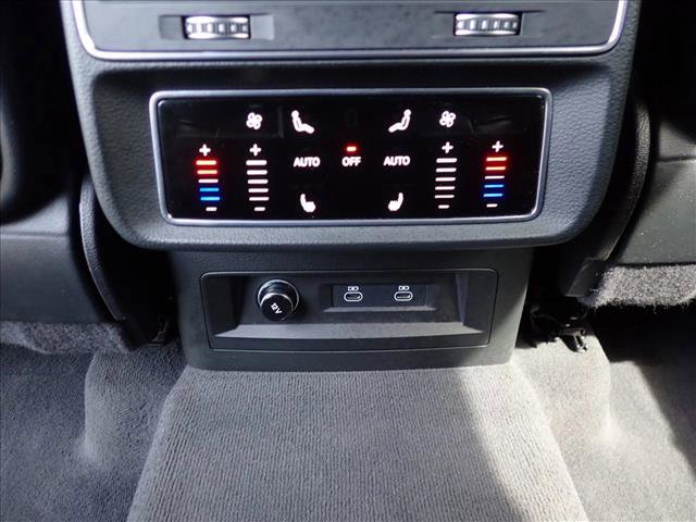 Used 2023 Audi SQ7 Prestige w/ Prestige Package AWD/4WD image 9