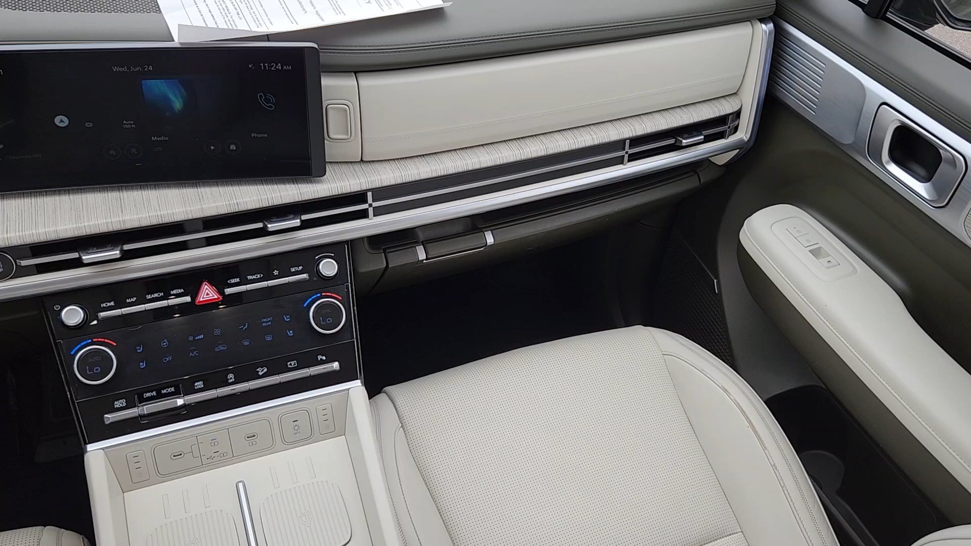 Certified 2024 Hyundai Santa Fe Calligraphy AWD/4WD image 6