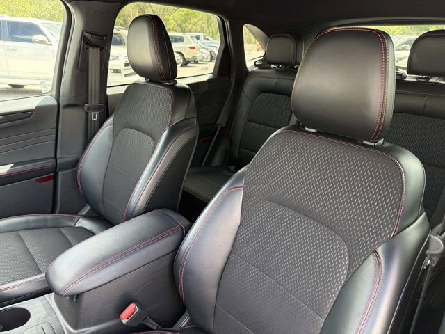 Used 2025 Ford Escape ST-Line AWD/4WD image 12