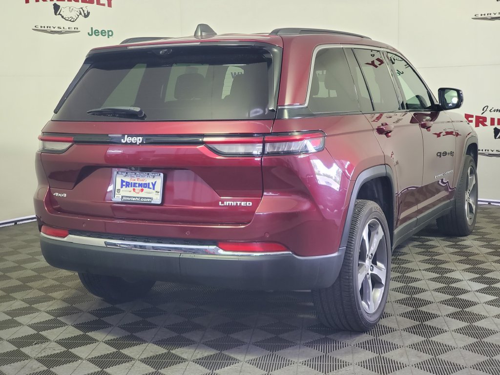 Used 2024 Jeep Grand Cherokee Limited w/ Luxury Tech Group II AWD/4WD image 3