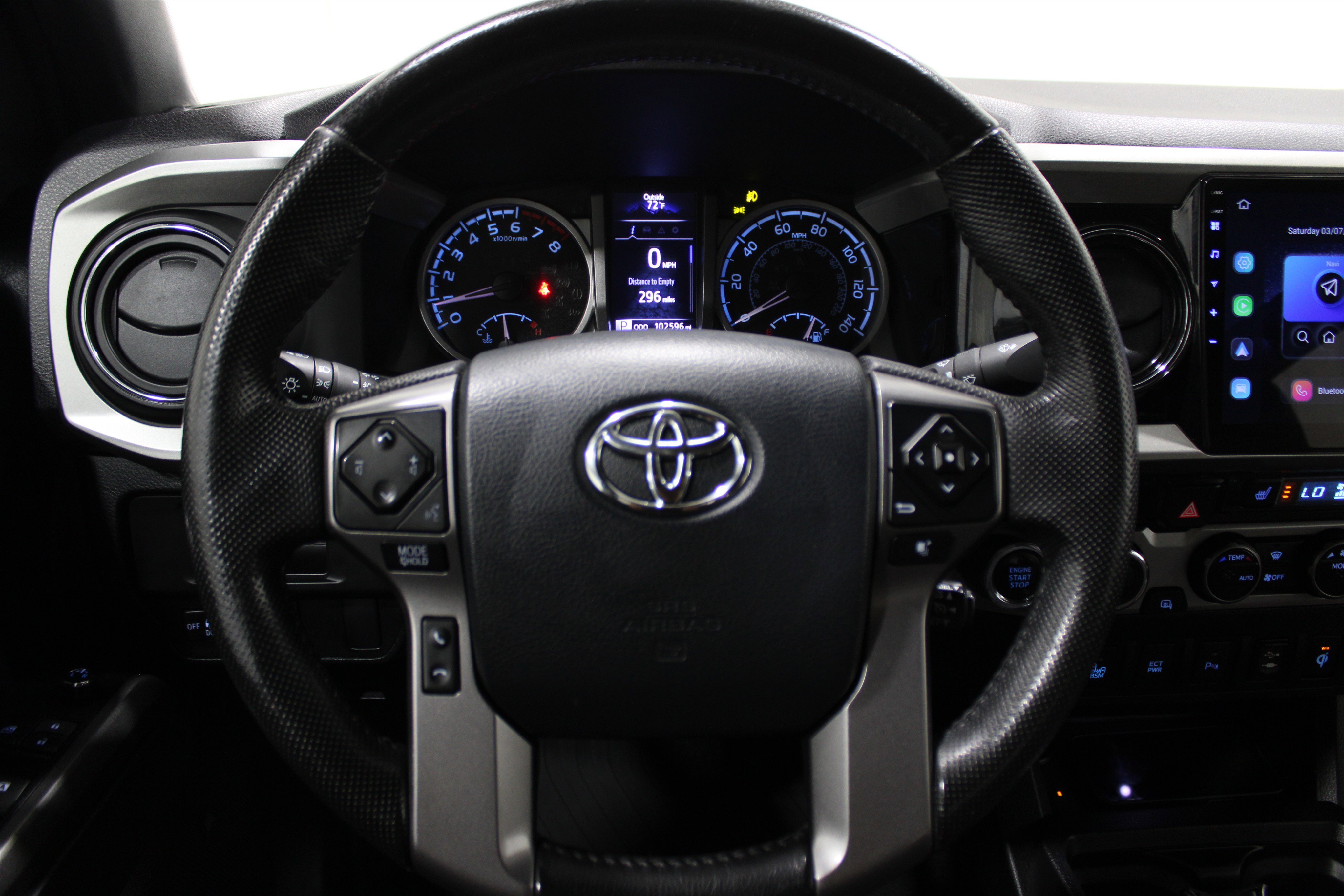 Used 2016 Toyota Tacoma Limited image 8