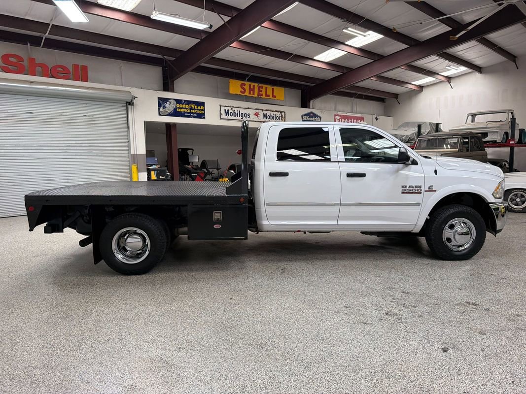 Used 2014 RAM 3500 Tradesman w/ Chrome Appearance Group AWD/4WD image 9