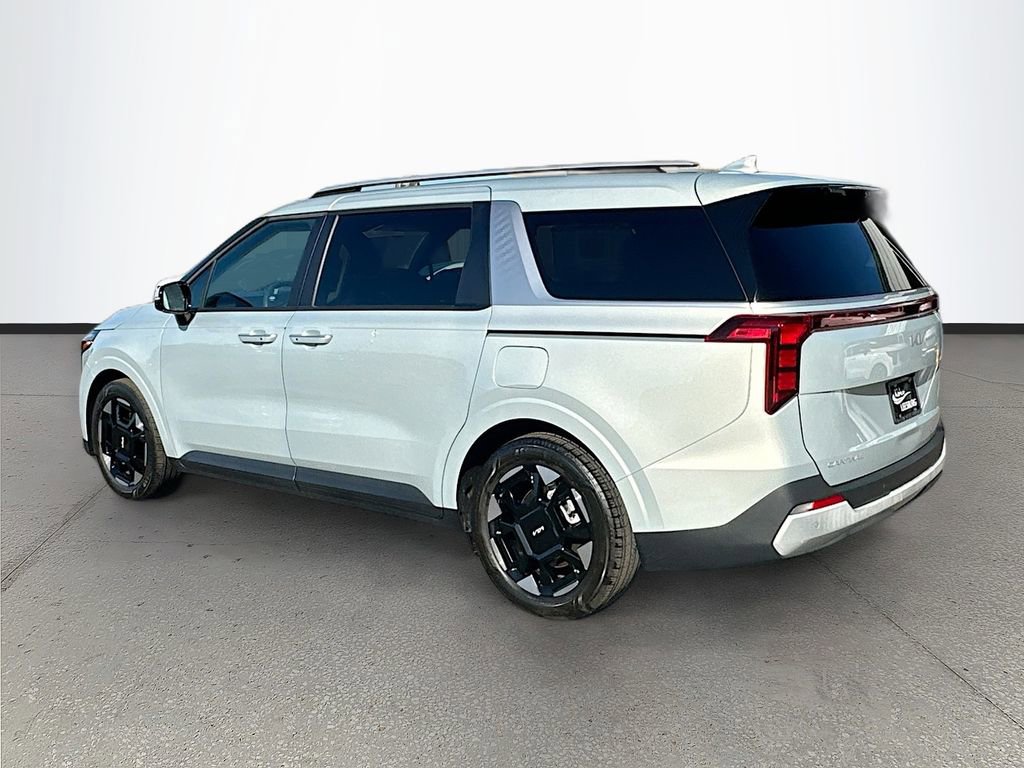 Used 2025 Kia Carnival EX FWD image 5