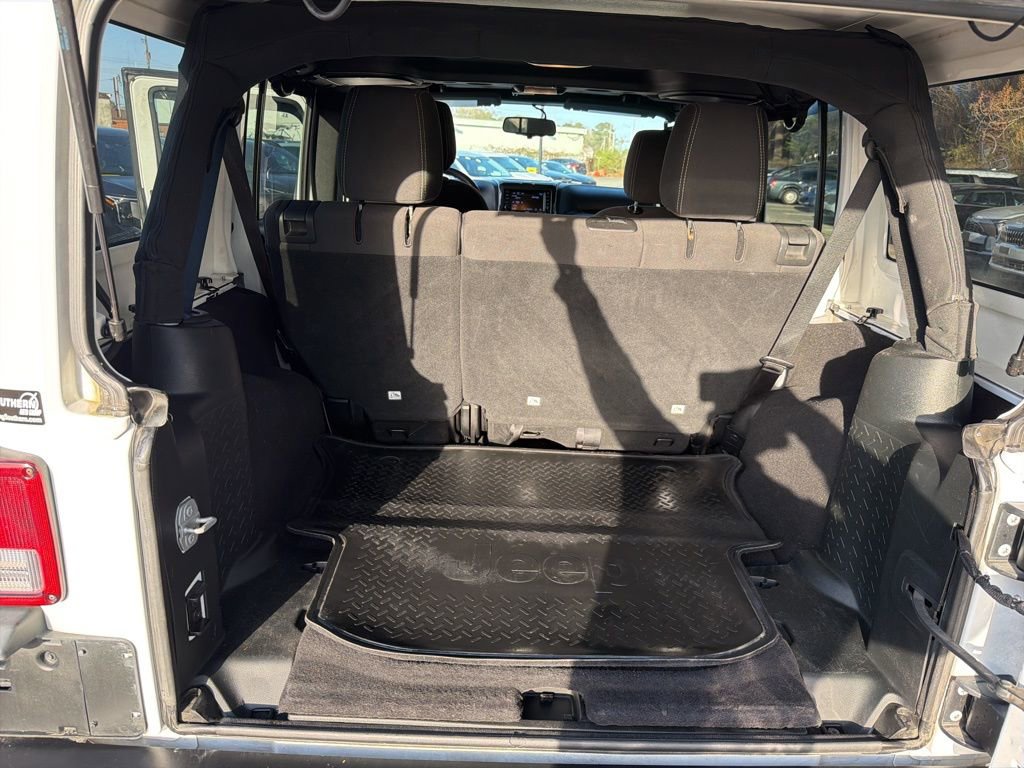 Used 2018 Jeep Wrangler Unlimited Sahara image 23