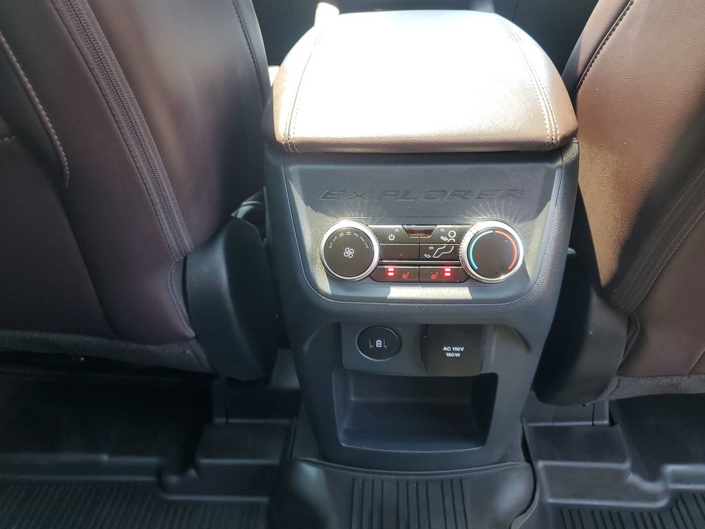 Used 2025 Ford Explorer Platinum AWD/4WD image 36