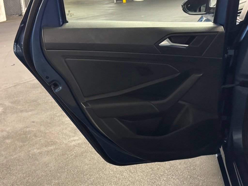Used 2019 Volkswagen Jetta SEL Premium FWD image 21