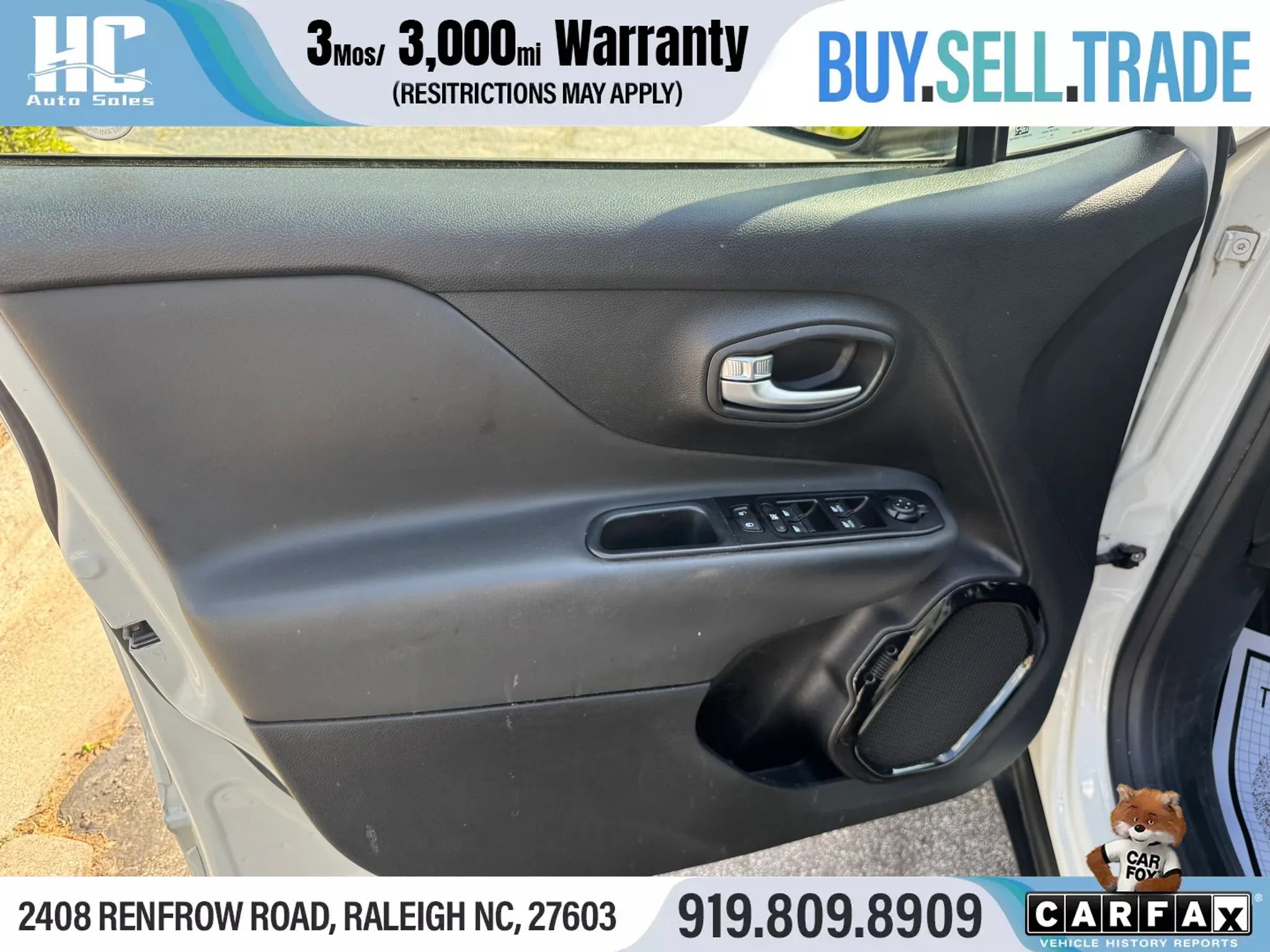 Used 2018 Jeep Renegade Altitude w/ UConnect 8.4 Nav Group FWD image 14