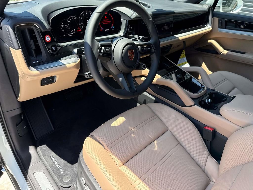 New 2026 Porsche Cayenne Coupe AWD/4WD image 4