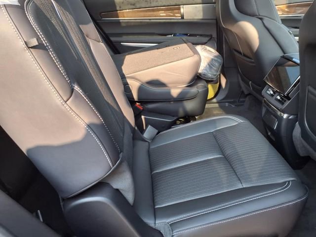 New 2026 Cadillac Vistiq Sport image 22