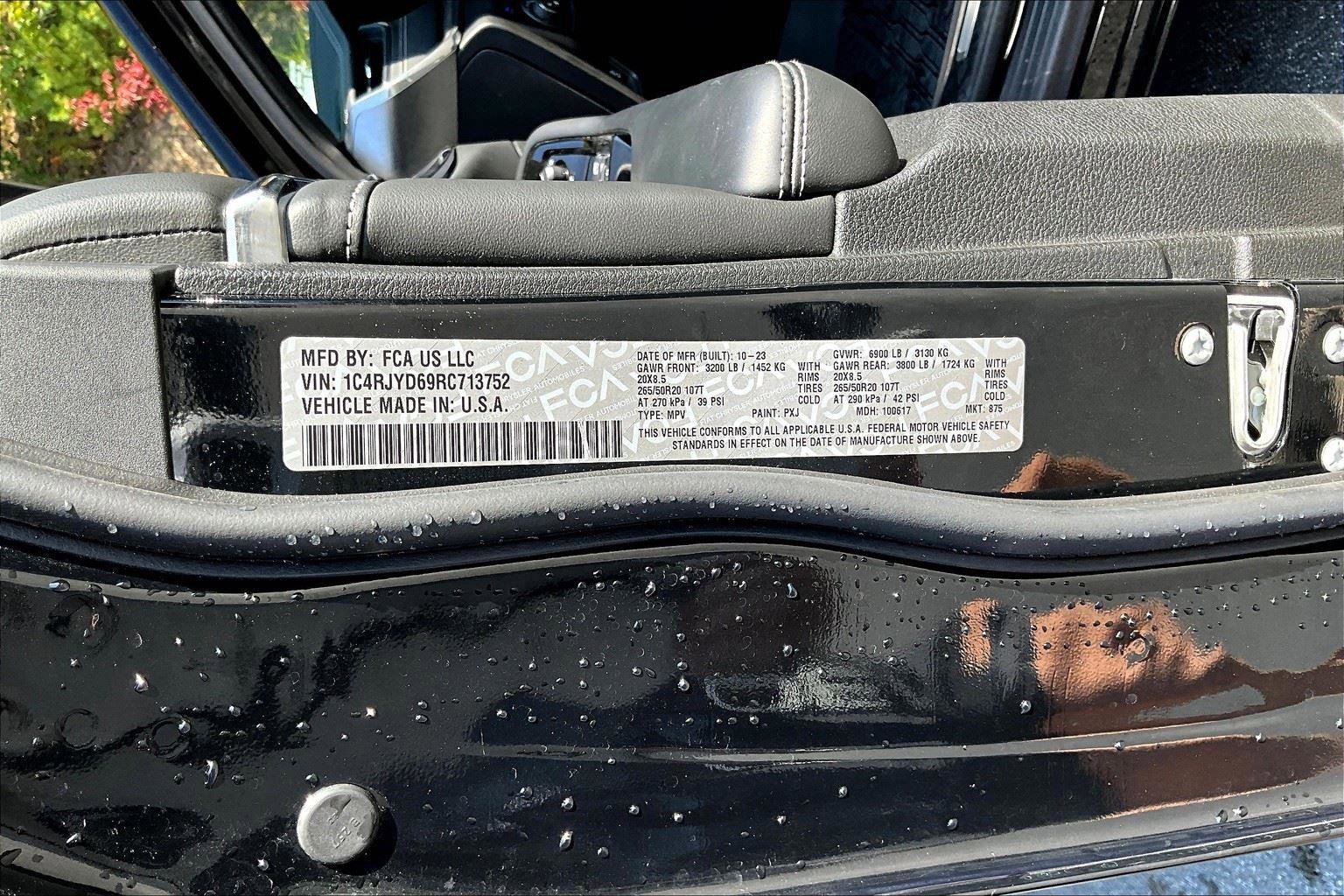 Used 2024 Jeep Grand Cherokee Overland w/ Luxury Tech Group IV image 36