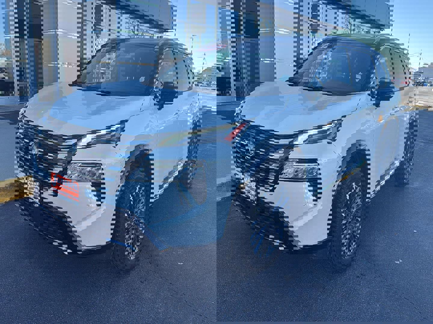 Used 2024 Nissan Rogue Platinum image 9