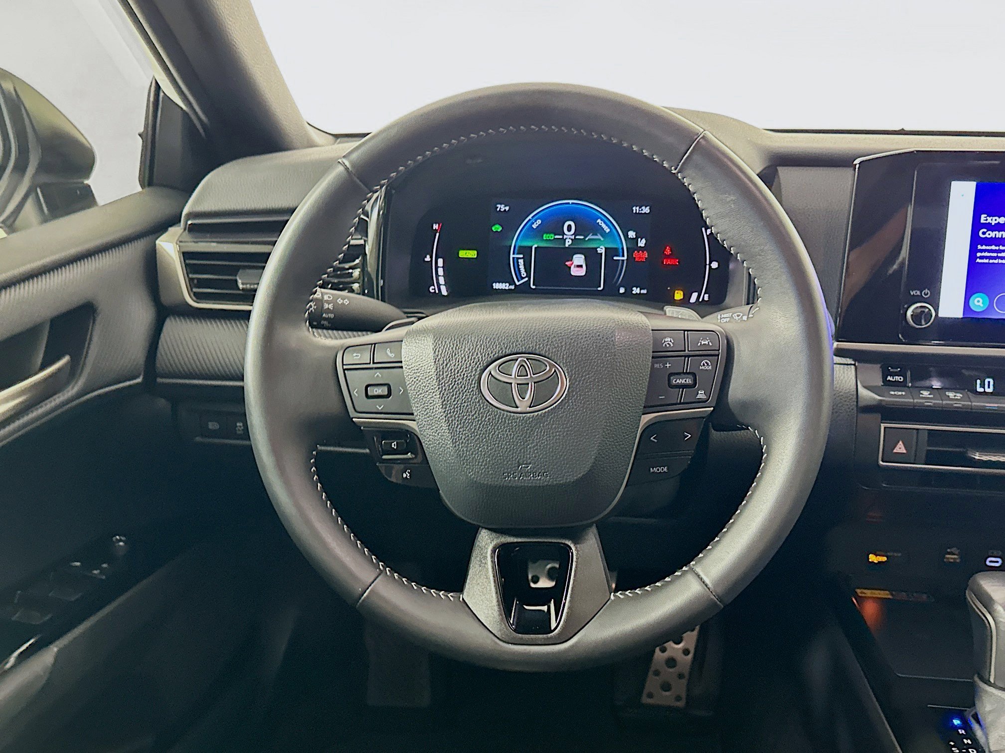 Used 2025 Toyota Camry SE image 18