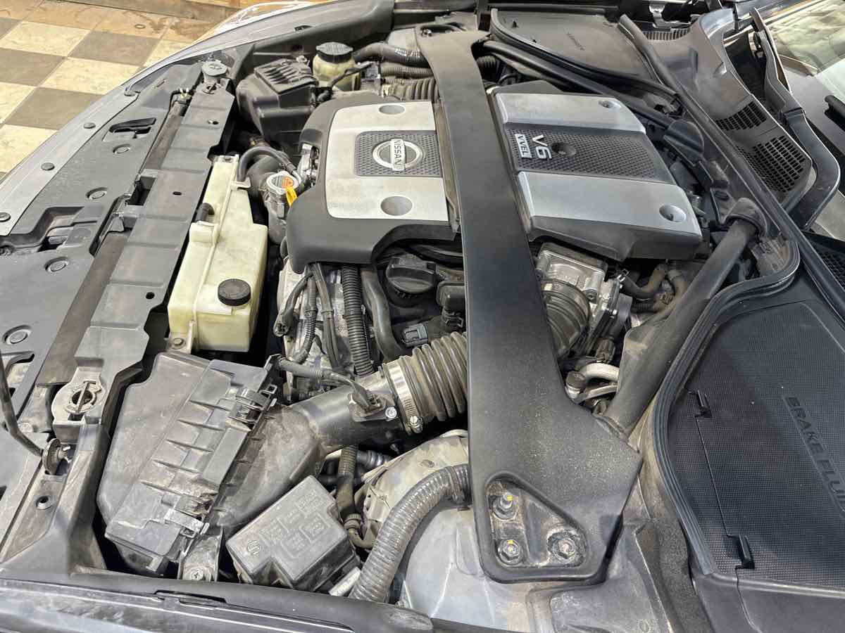 Used 2009 Nissan 370Z Touring w/ Sport Pkg image 25