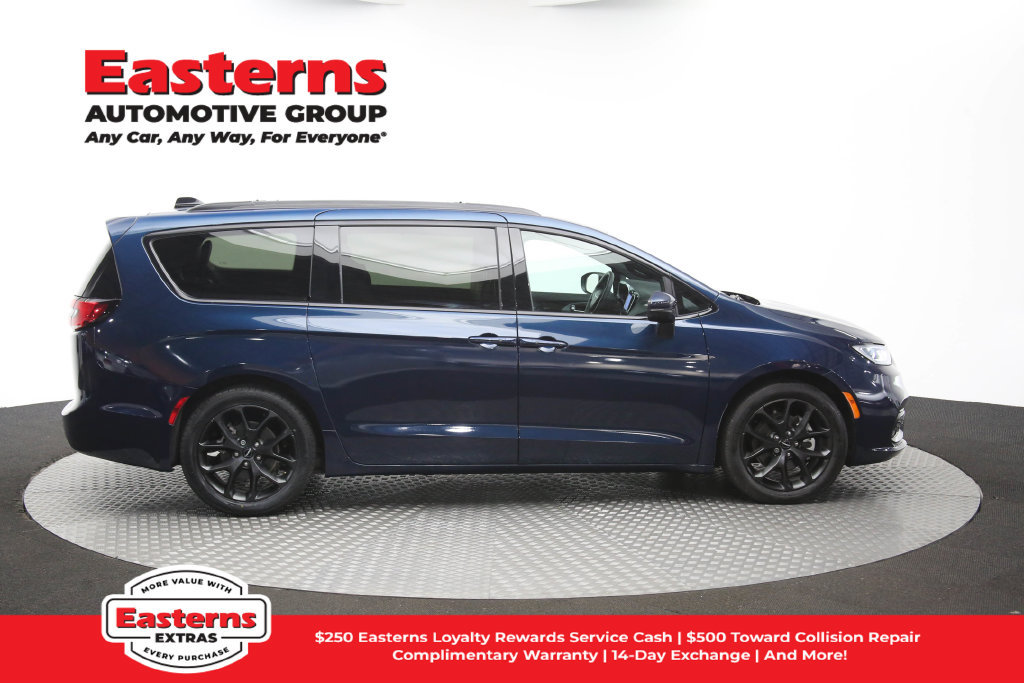 Used 2023 Chrysler Pacifica Touring-L w/ S Appearance Package FWD image 47
