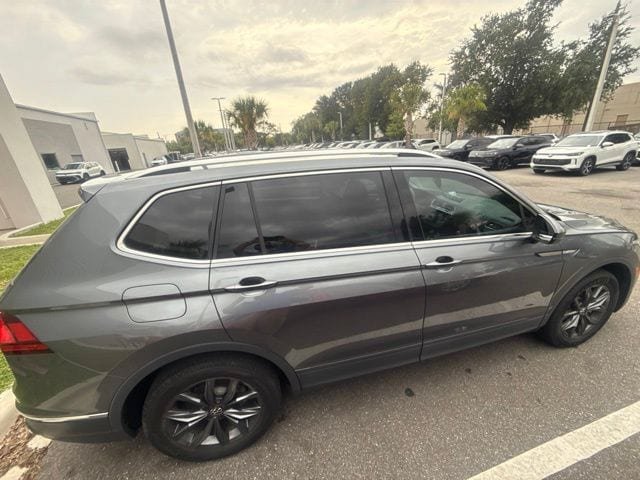 Used 2022 Volkswagen Tiguan SE FWD image 11