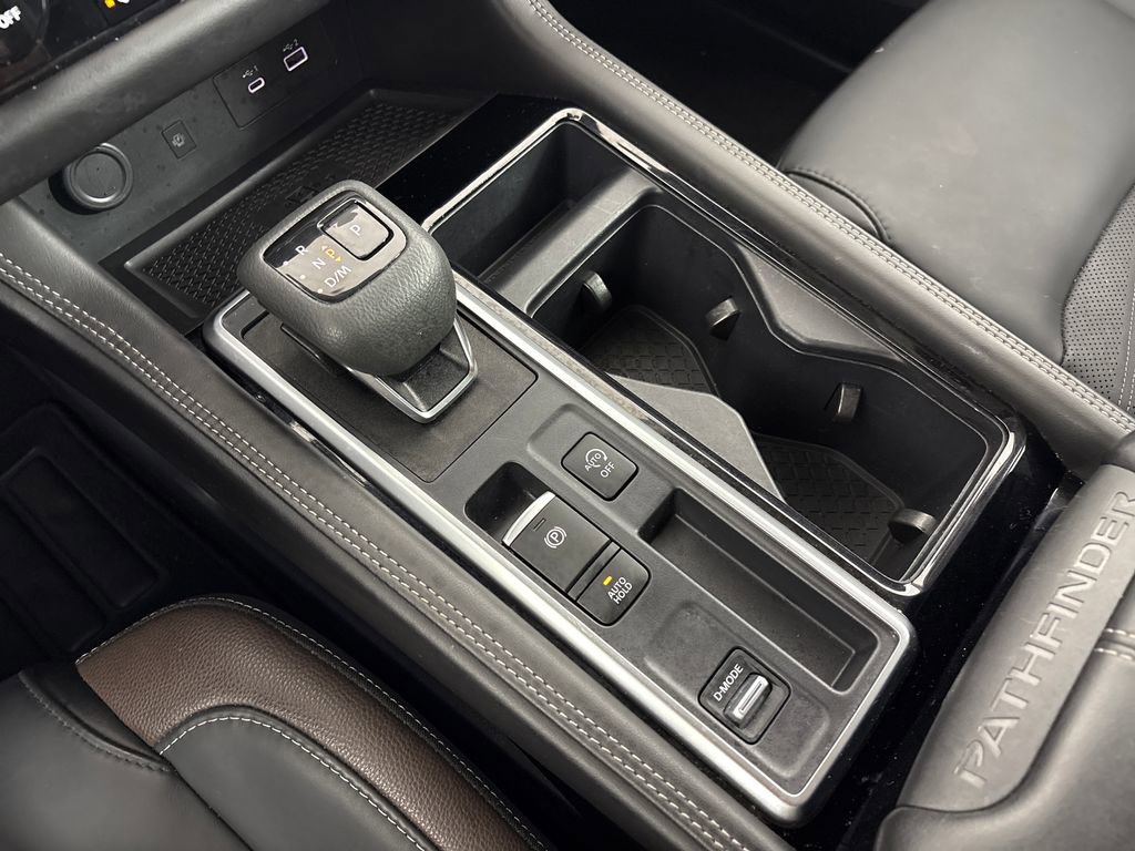 Used 2024 Nissan Pathfinder Platinum FWD image 26