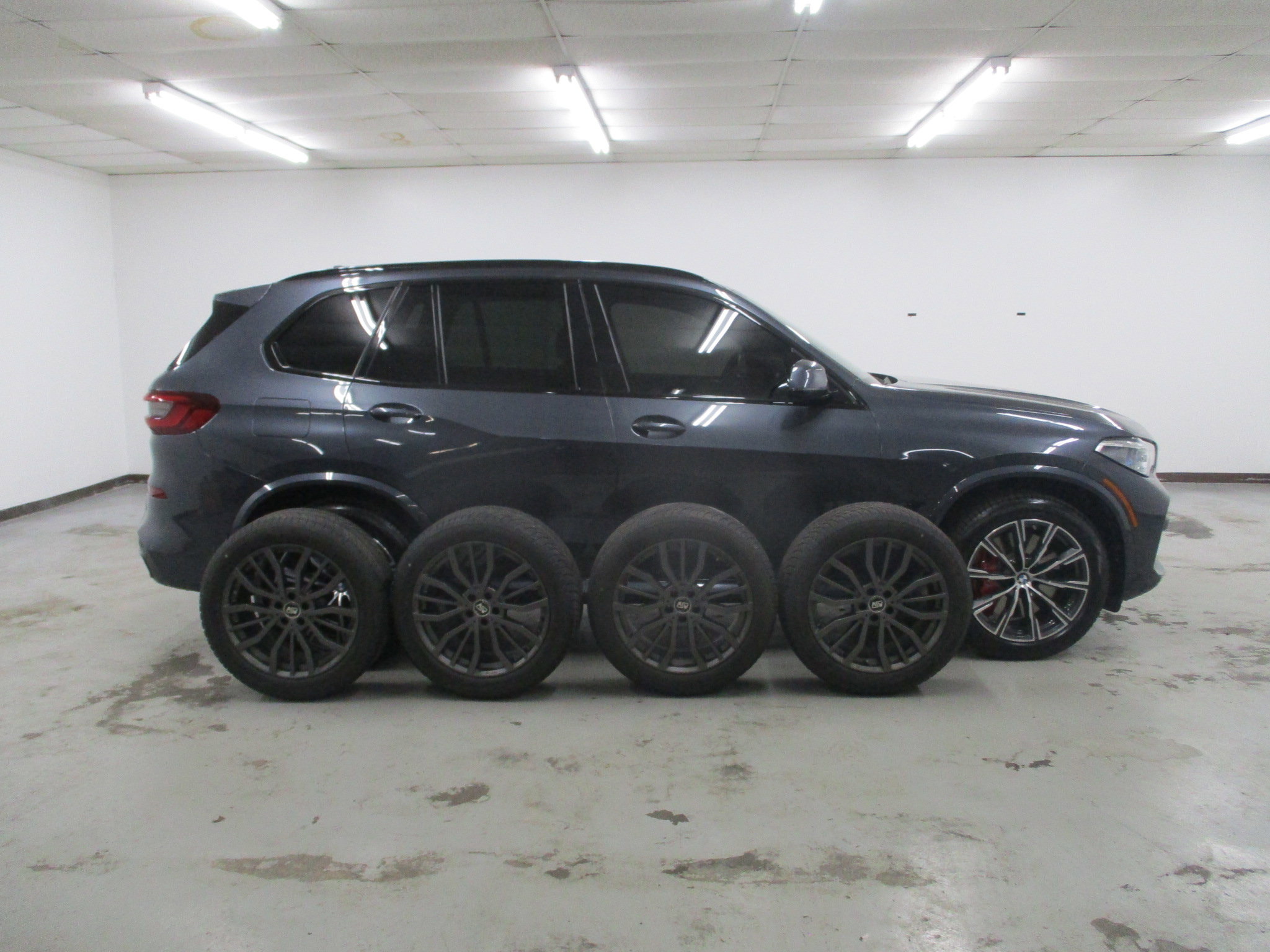 Used 2022 BMW X5 M50i w/ Executive Package AWD/4WD image 11