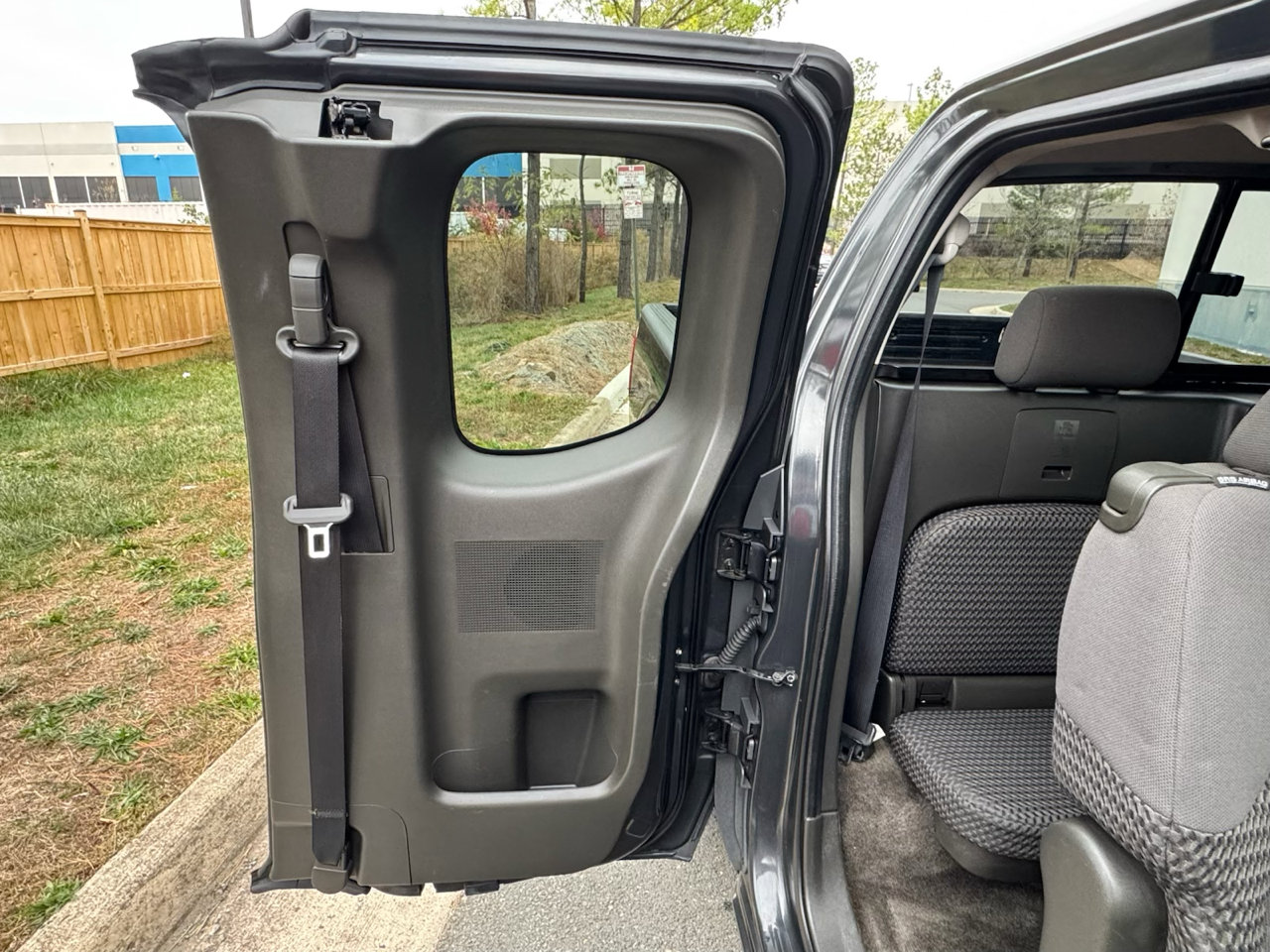 Used 2012 Nissan Frontier SV image 21