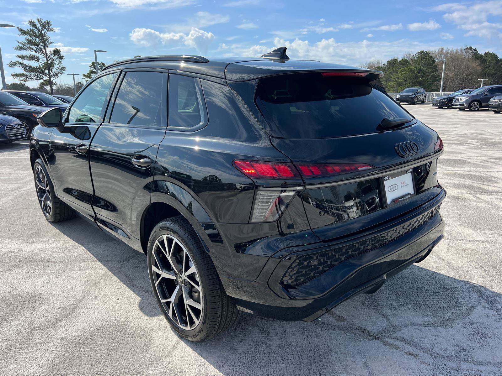 New 2026 Audi Q3 quattro 2.0T AWD/4WD image 7