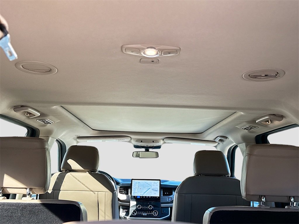 Used 2022 Ford Expedition Limited image 29