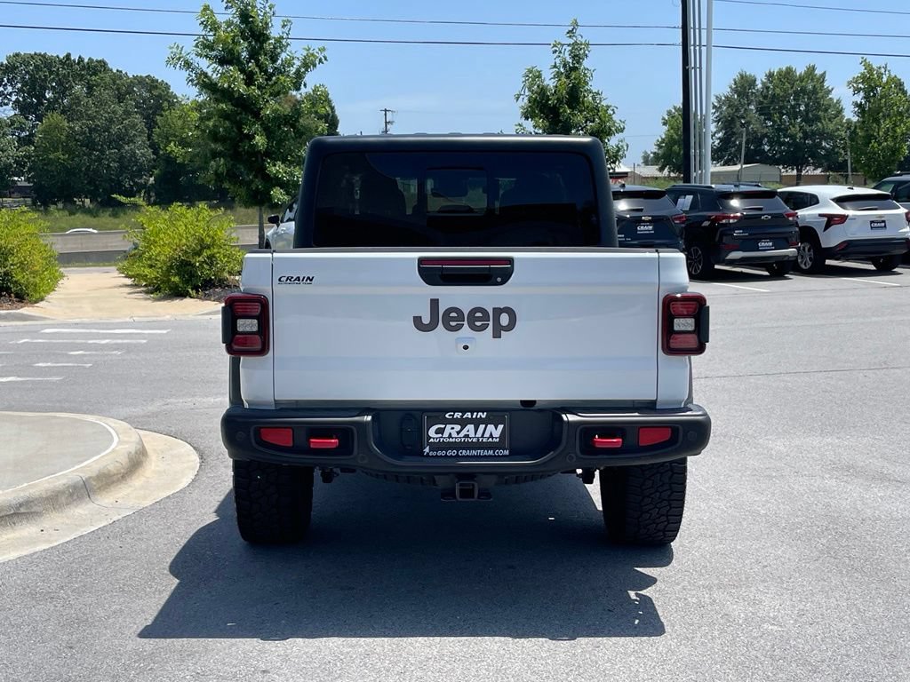 Used 2024 Jeep Gladiator Rubicon w/ Technology Group AWD/4WD image 6