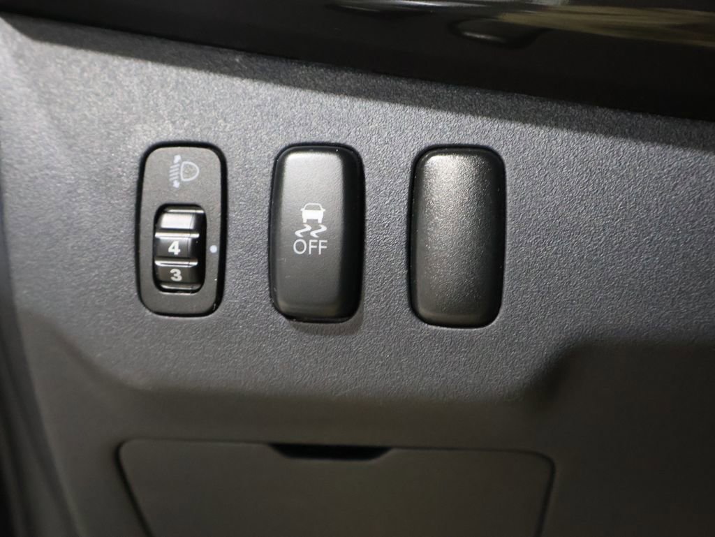 Used 2011 Mitsubishi Lancer Evolution MR image 30