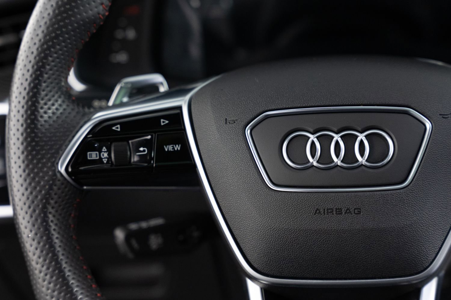 Used 2021 Audi RS 7 Sportback w/ Carbon Optic Package image 31