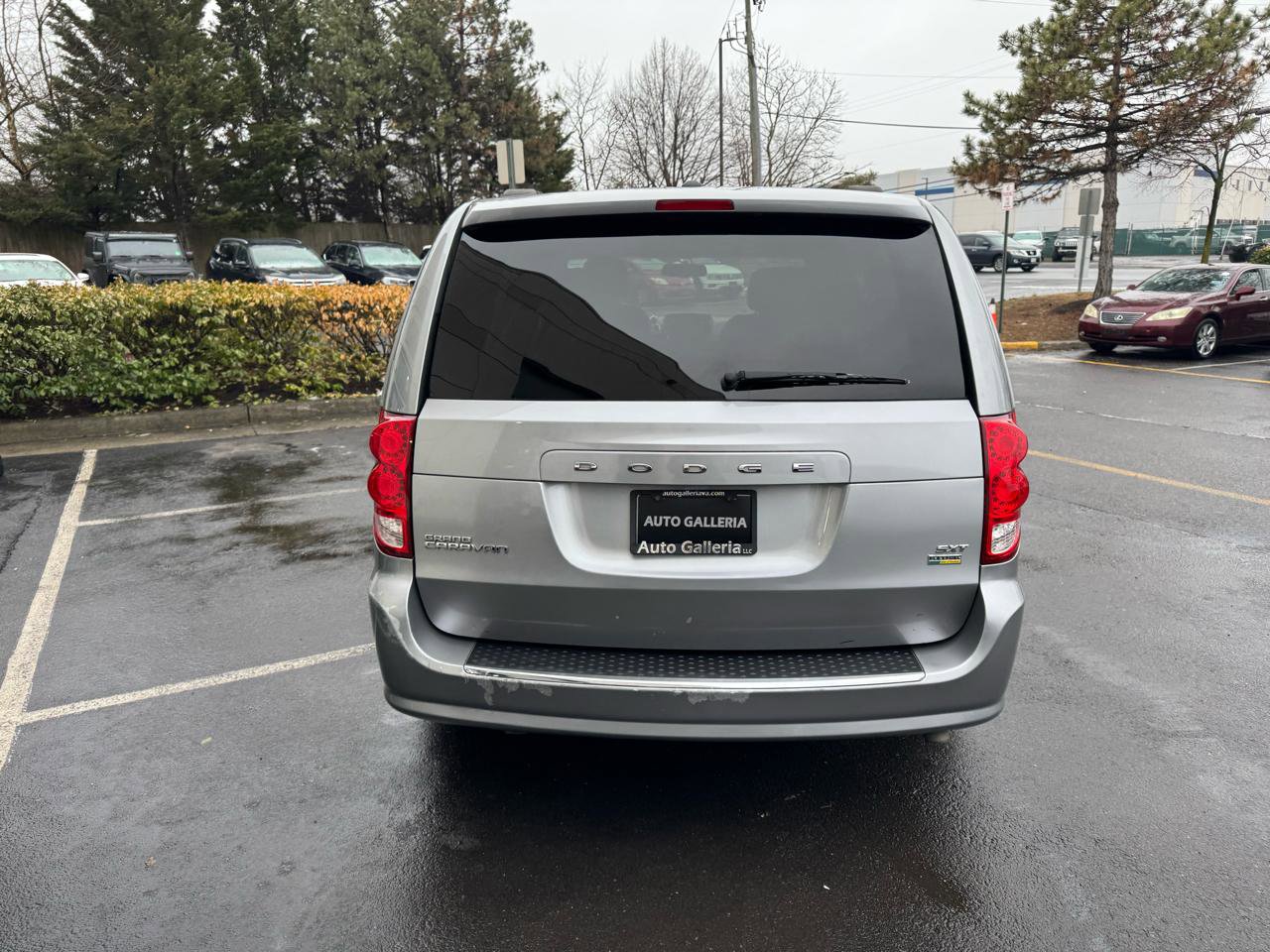 Used 2017 Dodge Grand Caravan SXT image 6