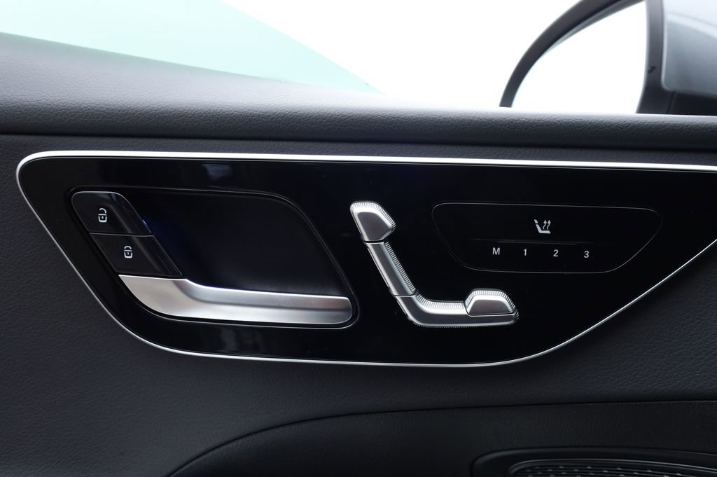 Used 2024 Mercedes-Benz C 300 Sedan image 29