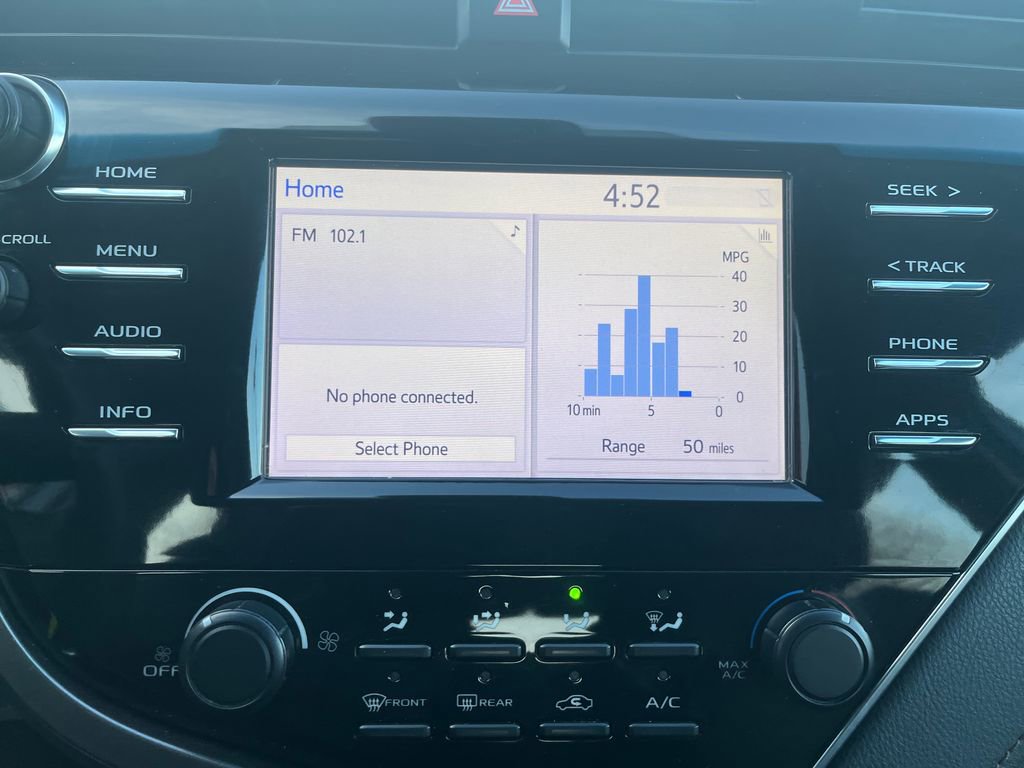 Used 2018 Toyota Camry LE image 19