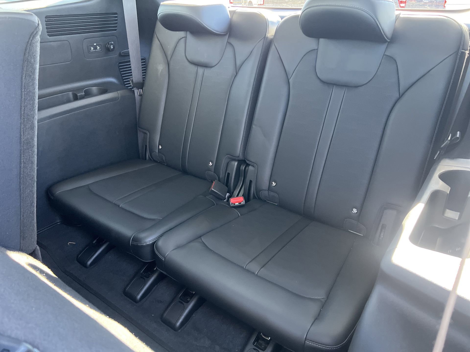 Used 2025 Kia Sorento S w/ Panoramic Sunroof Package image 21