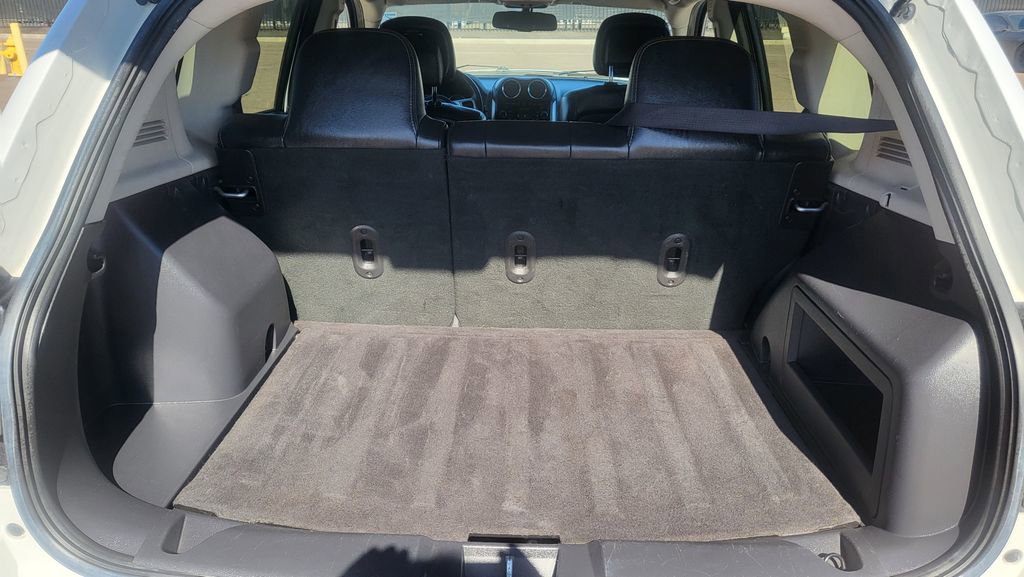 Used 2016 Jeep Compass Latitude image 12