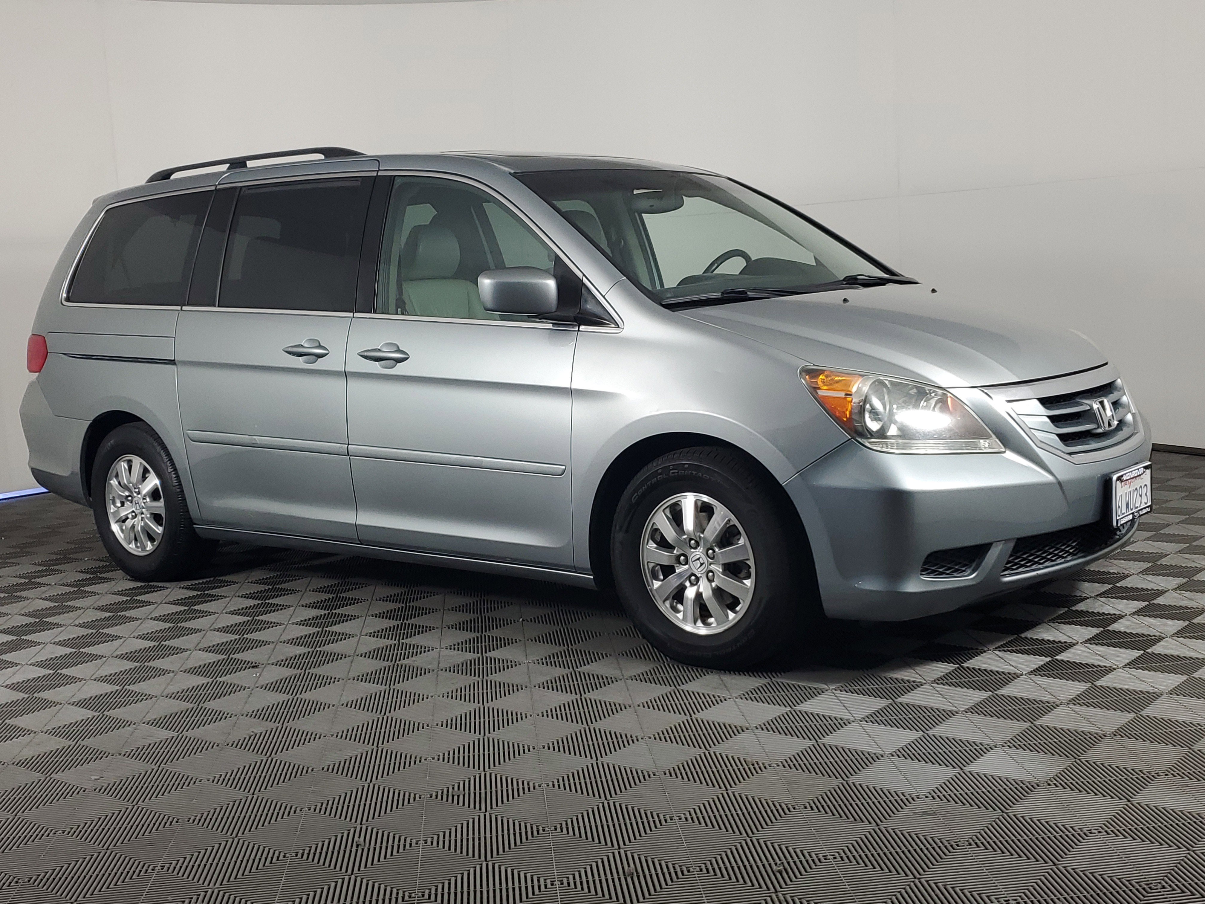 Used 2010 Honda Odyssey EX-L image 2