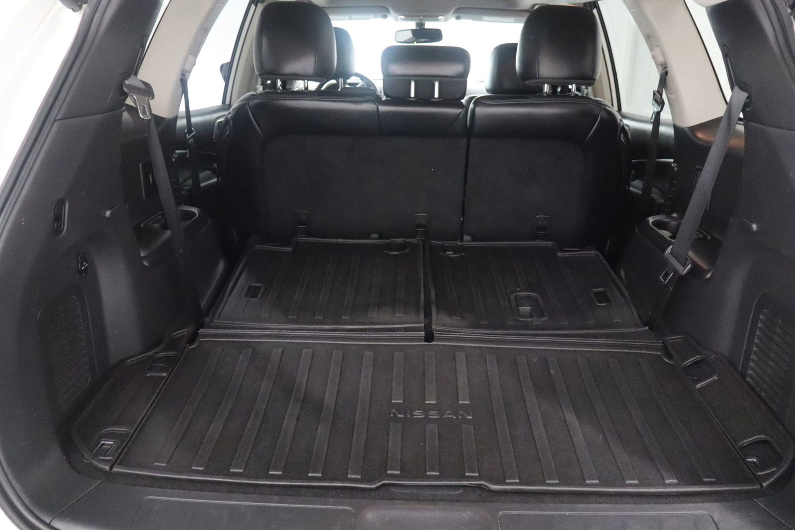 Used 2017 Nissan Pathfinder Platinum w/ Cargo Package AWD/4WD image 8