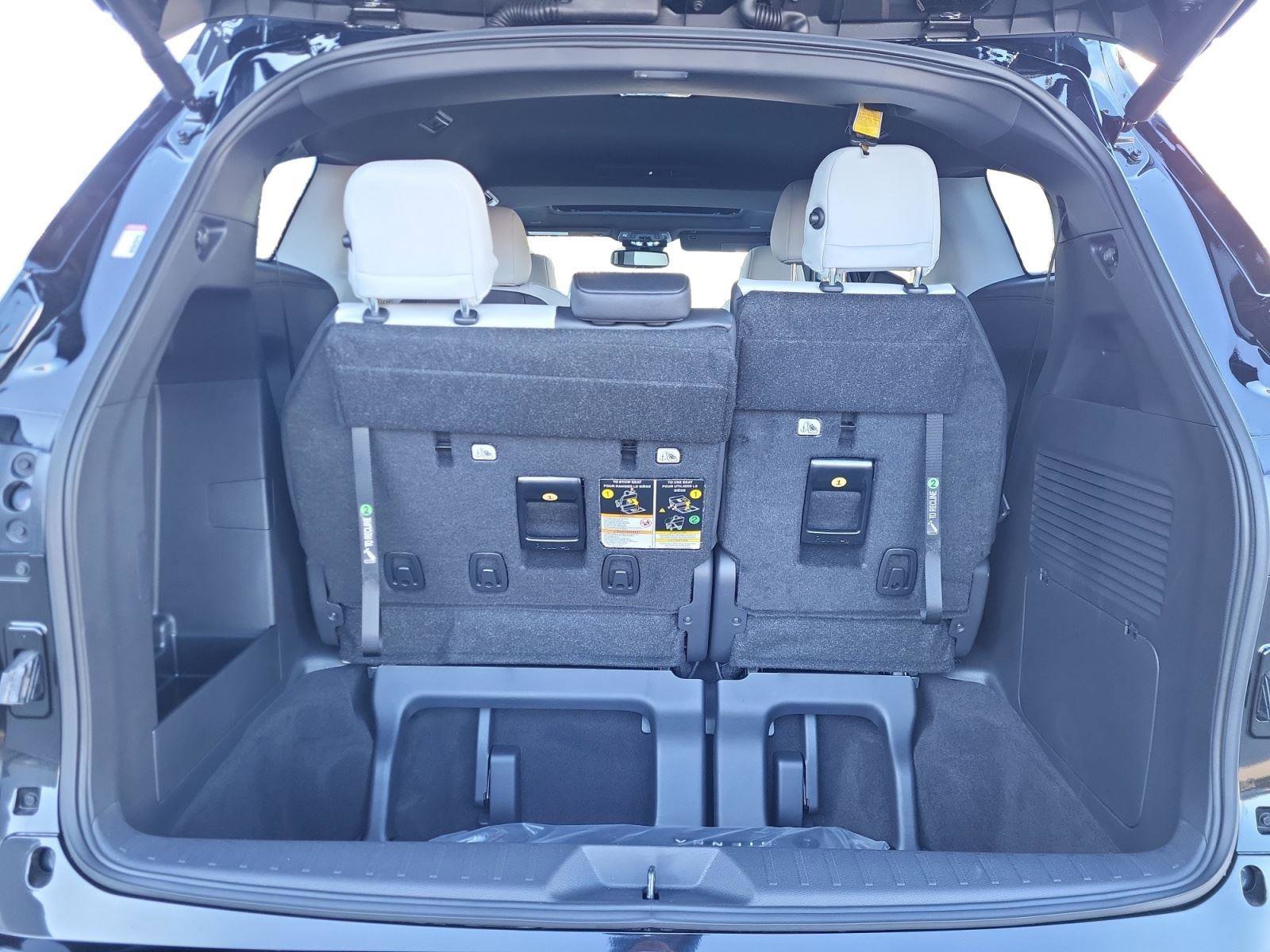 Used 2025 Toyota Sienna XSE image 24