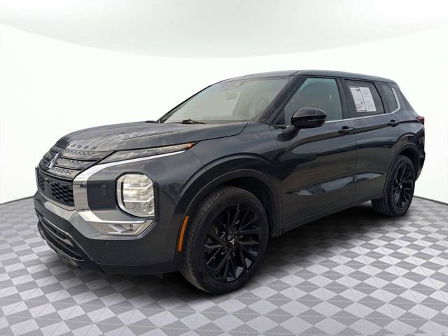Used 2024 Mitsubishi Outlander SE image 7