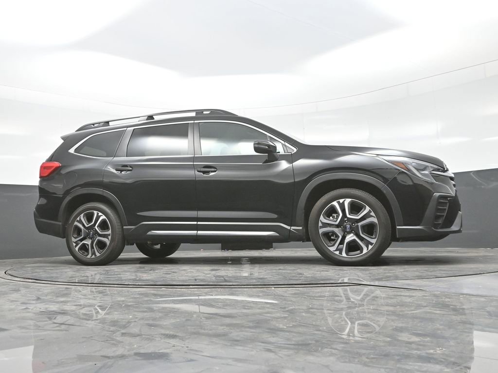 Used 2023 Subaru Ascent Limited image 31