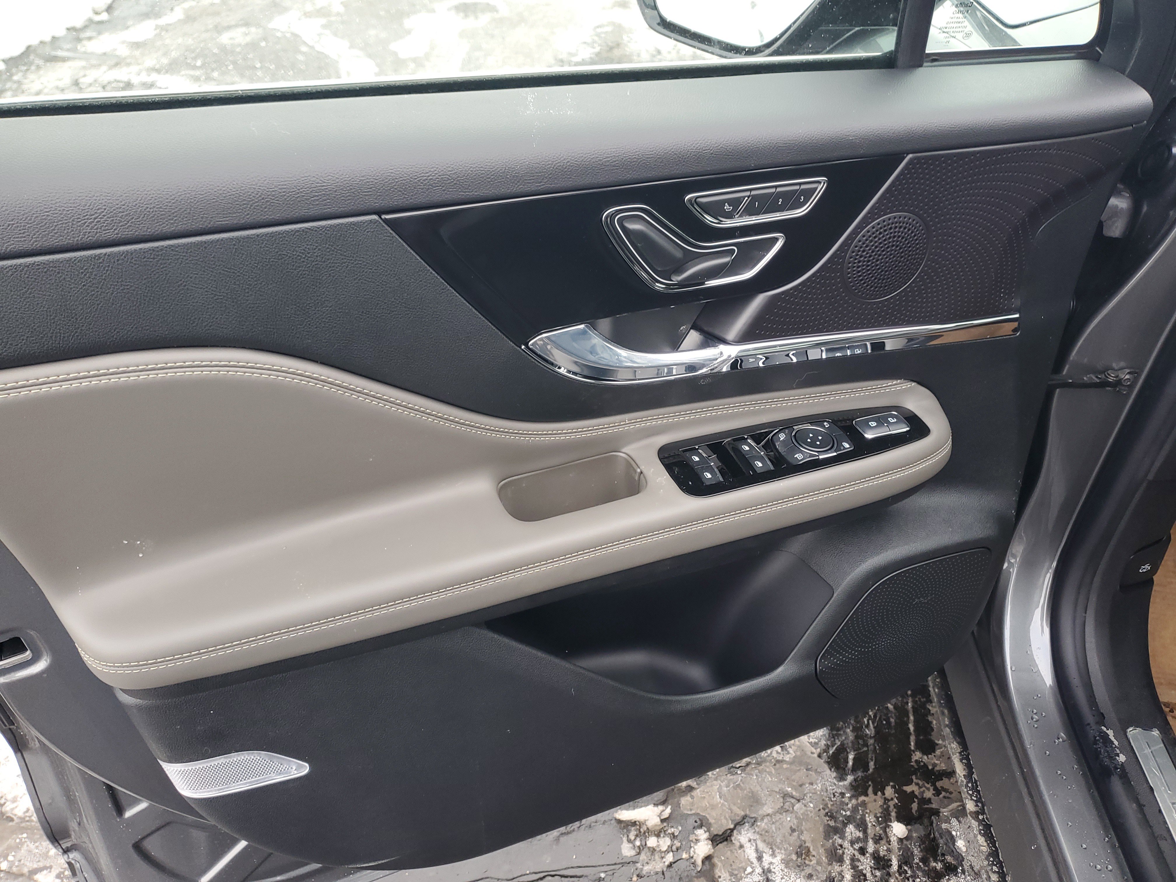 New 2026 Lincoln Corsair Premiere image 8