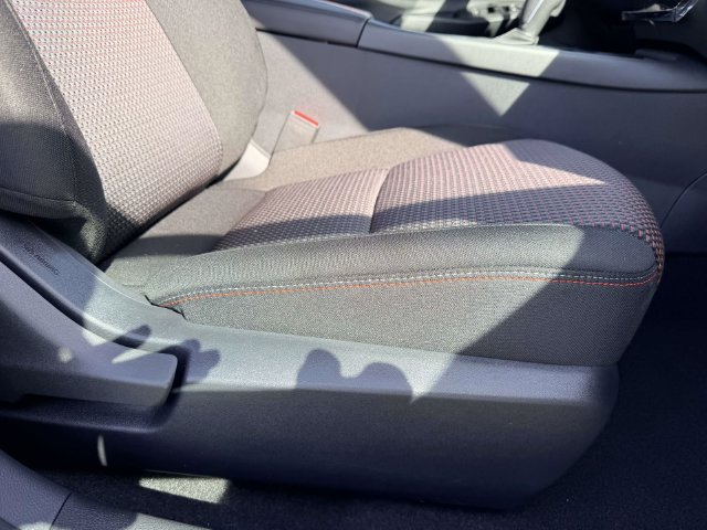 New 2027 Nissan Sentra SR w/ Floor Mat Package FWD image 9