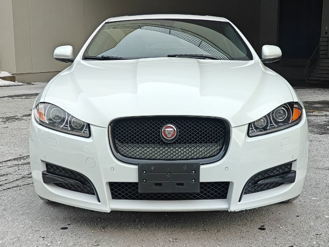 Used 2015 Jaguar XF Portfolio image 8